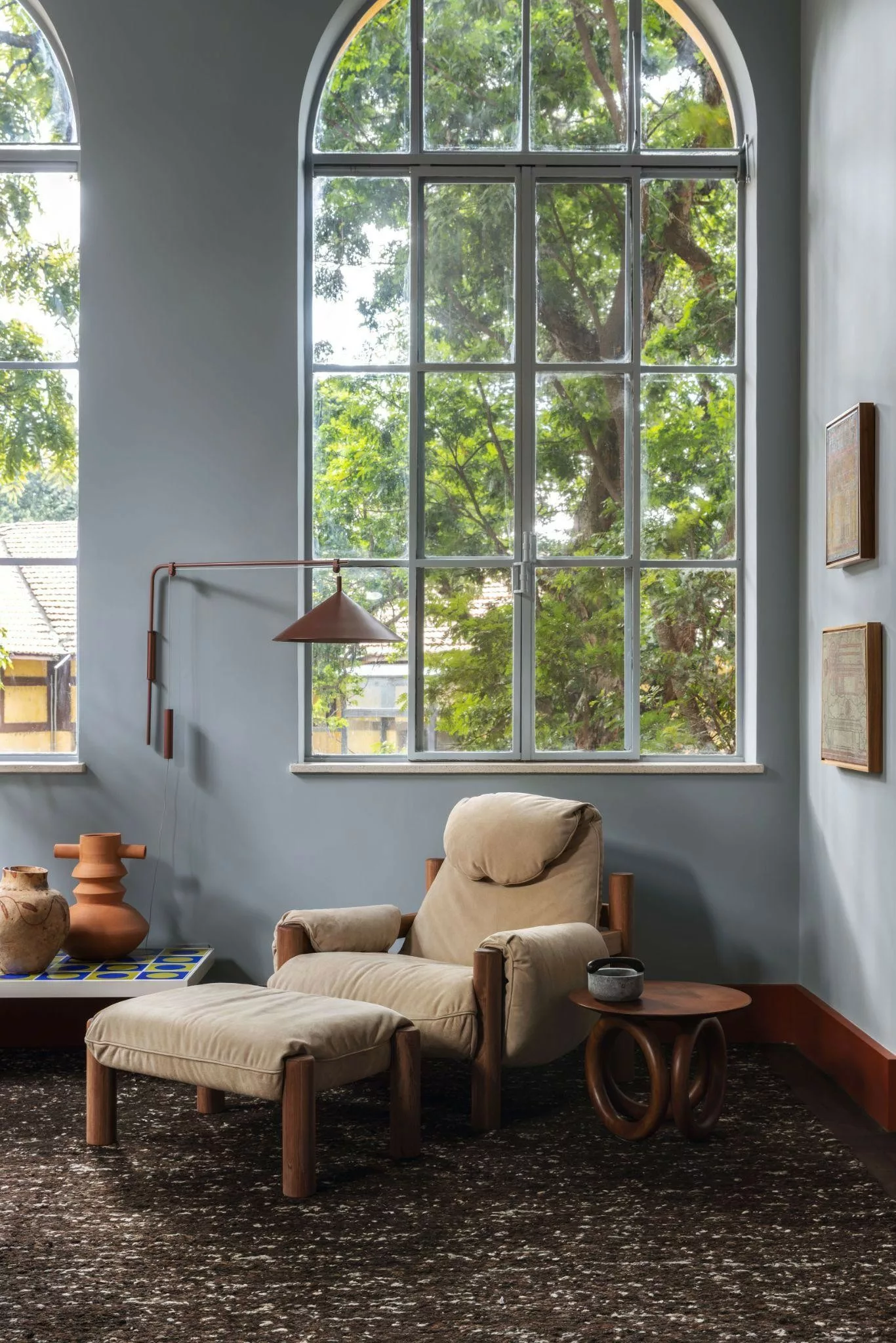 Poltrona e banco Atlântica na CASACOR SP 2025.