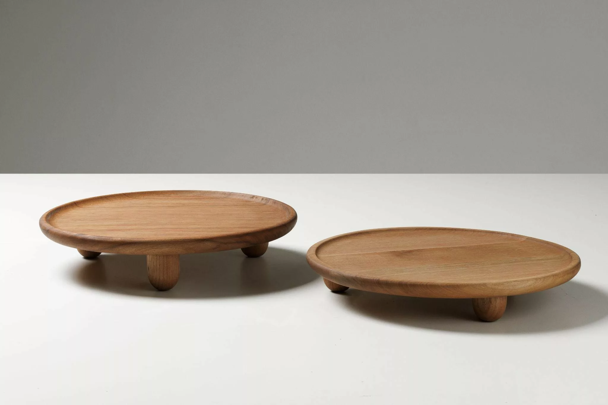 Bandejas de madeira são ótimos objetos para o décor