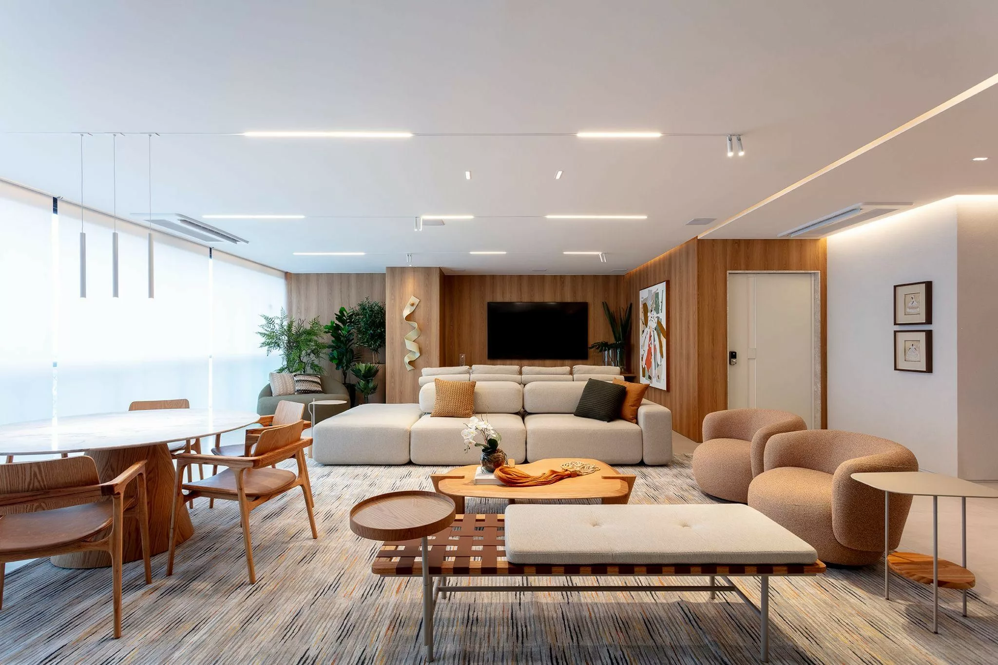 Móveis selecionados na liquidação Renova.