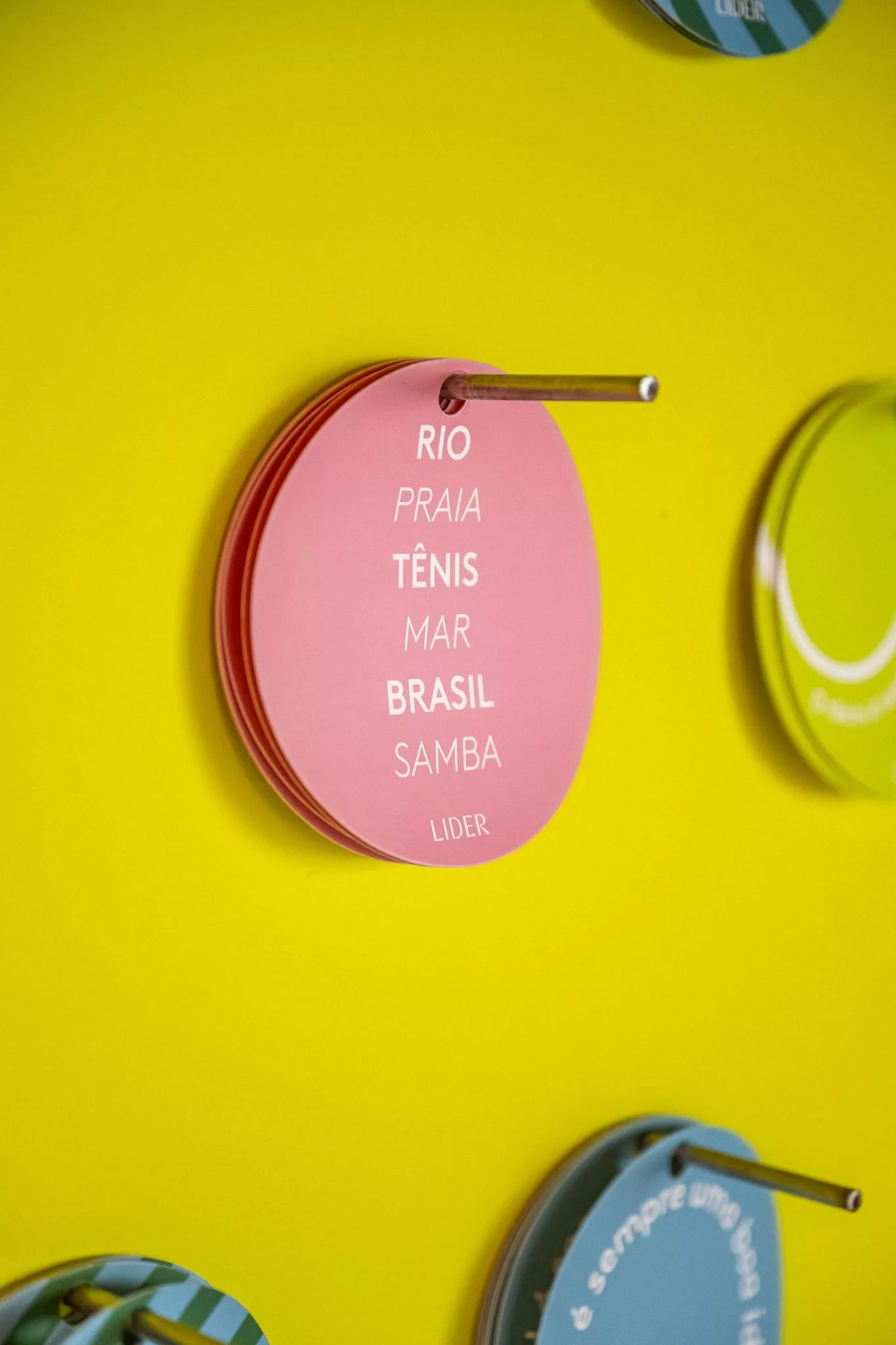 Cartões postais no stand Lider no Rio Open